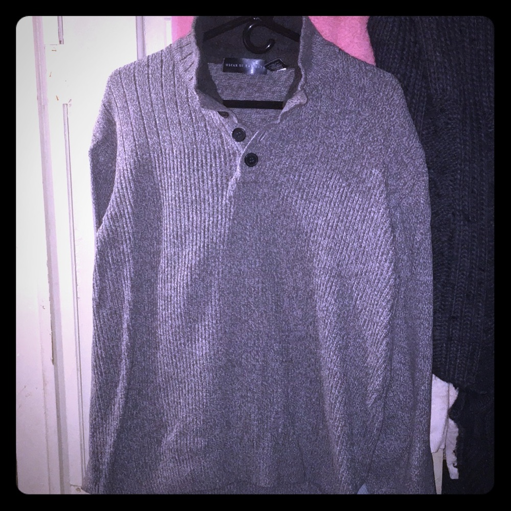 Sliver gray Oscar Dé La Renta pull over sweater